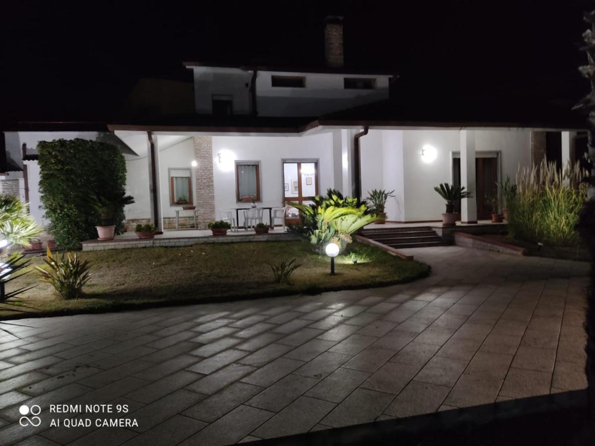 סן פייטרו ורנוטיקו Villa Aristogatti מראה חיצוני תמונה